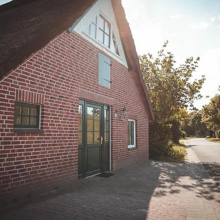 Haus Kaethe Am Deich Nyaraló *